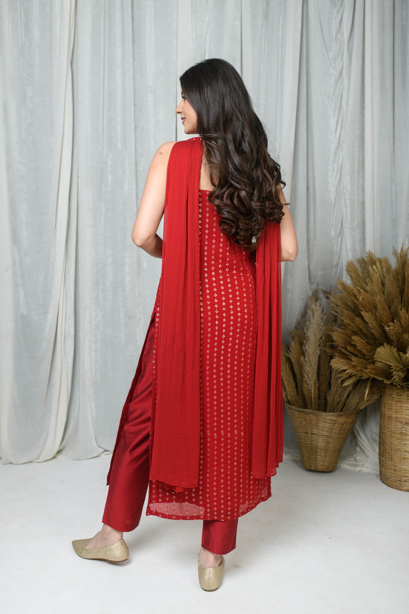 Red Straight Kurta With Chokar Dupatta